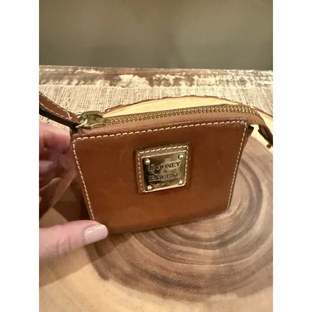 Vintage dooney and bourke British Tan Leather Wrist Wallet ID Key ring Very Rare
